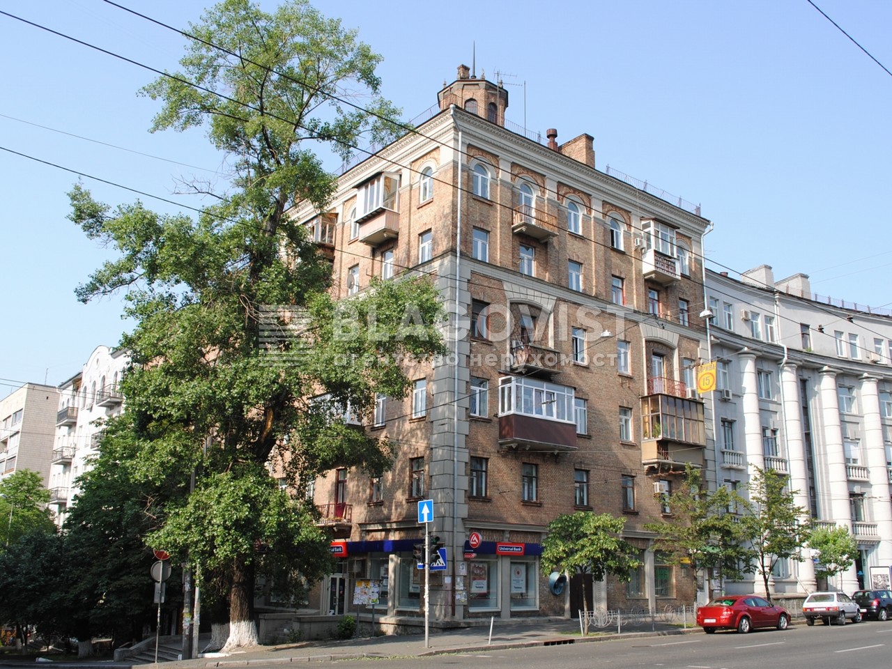 Трехкомнатная квартира долгосрочно ул. Саксаганского 63/28 в Киеве R-48728