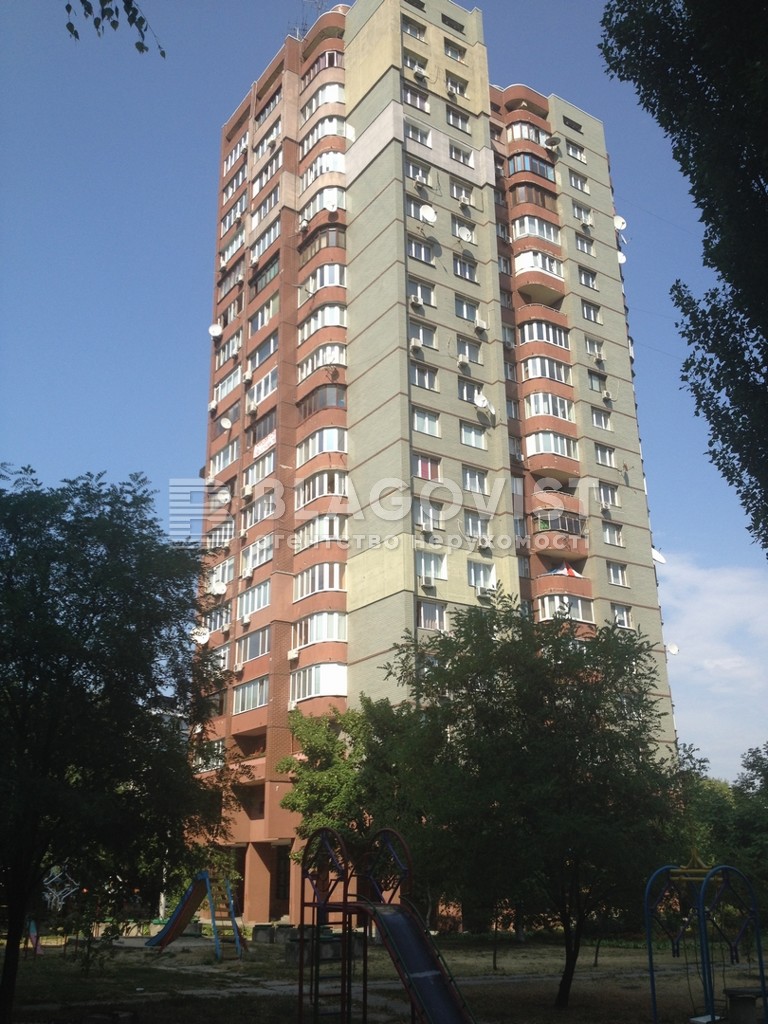 Трехкомнатная квартира ул. Старонаводницкая 6а в Киеве D-39104